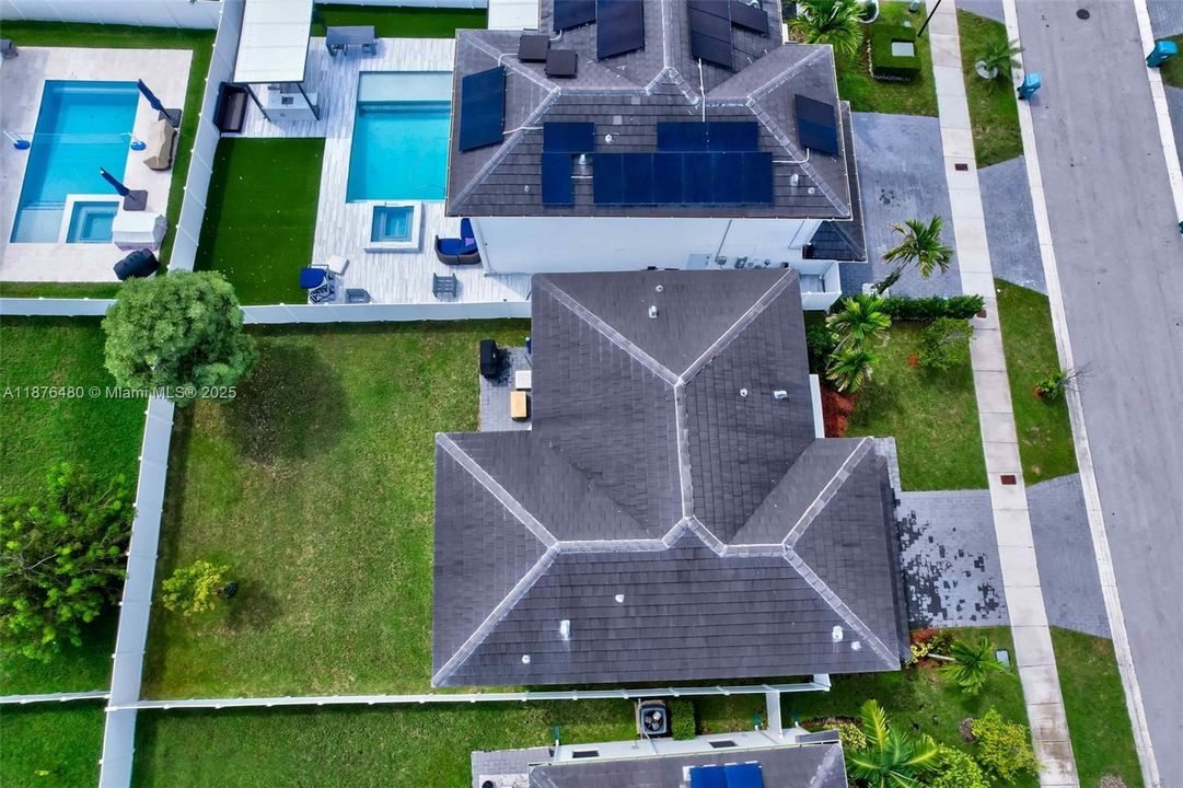 For Sale: $669,000 (4 beds, 3 baths, 2556 Square Feet)