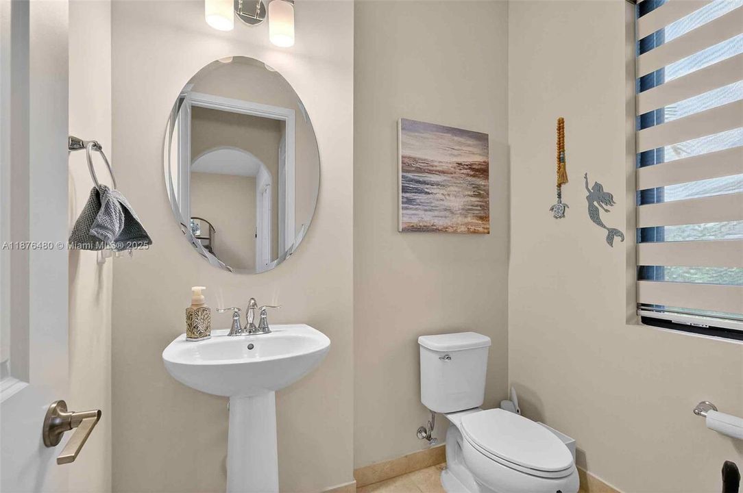 For Sale: $669,000 (4 beds, 3 baths, 2556 Square Feet)