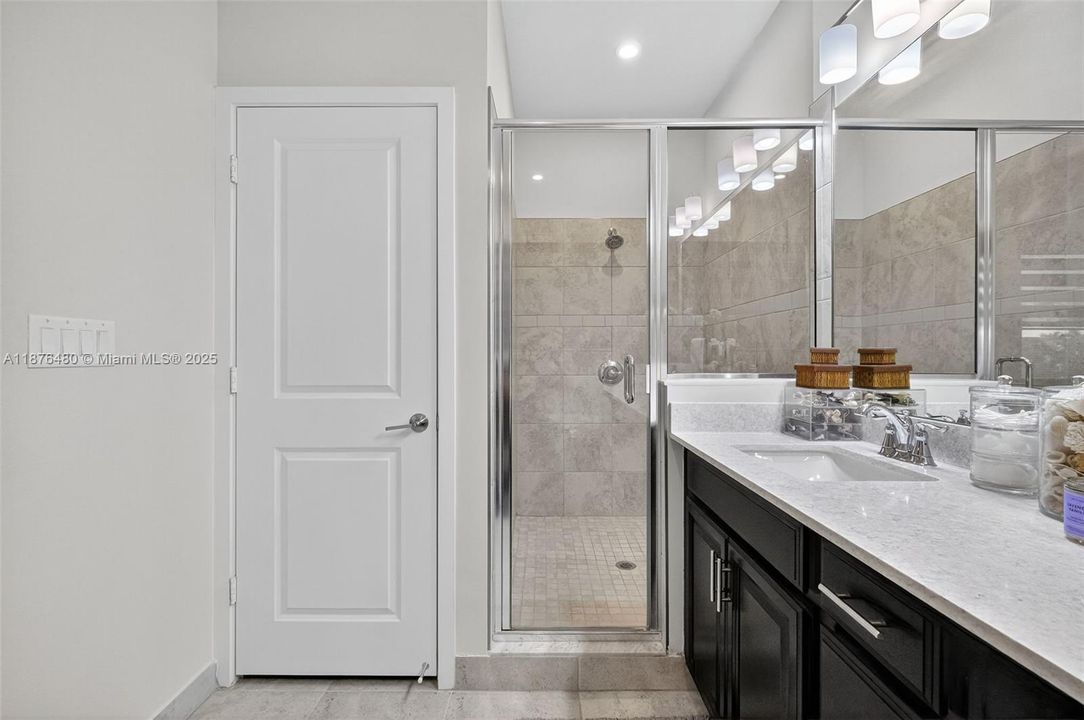 For Sale: $669,000 (4 beds, 3 baths, 2556 Square Feet)