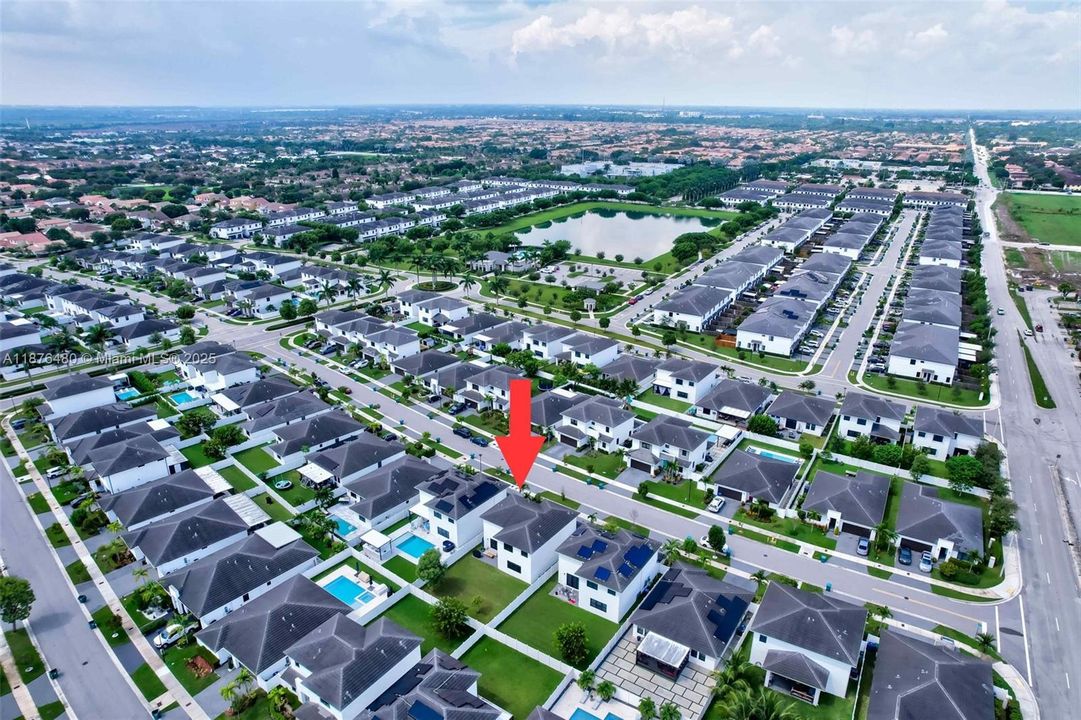 For Sale: $669,000 (4 beds, 3 baths, 2556 Square Feet)