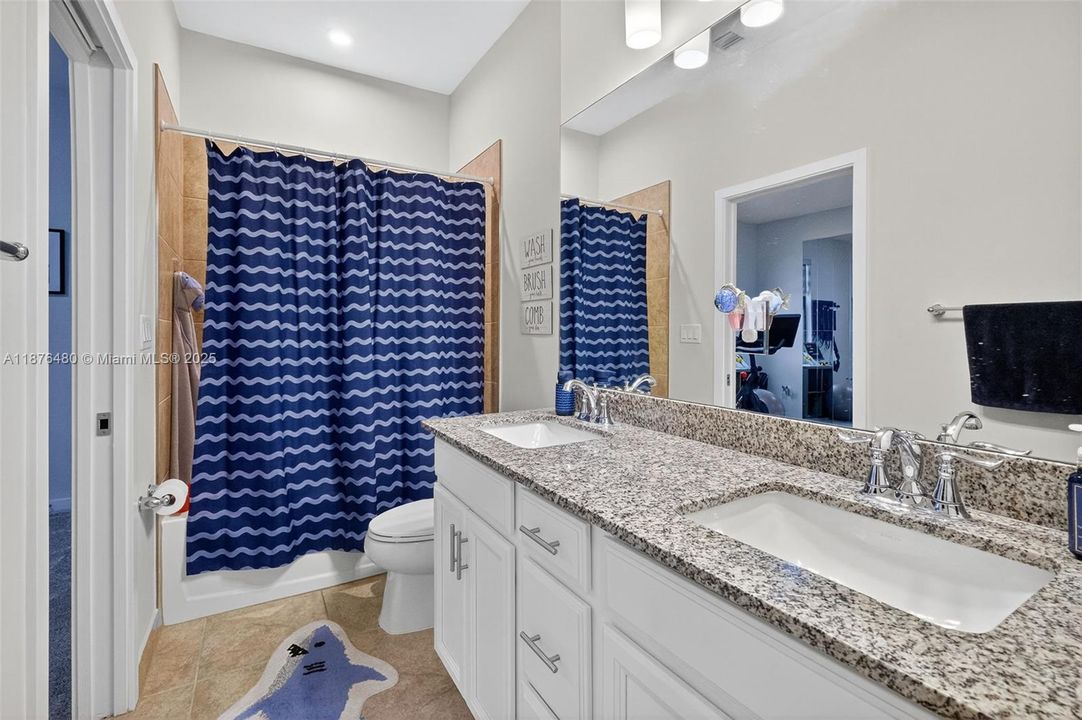 For Sale: $669,000 (4 beds, 3 baths, 2556 Square Feet)