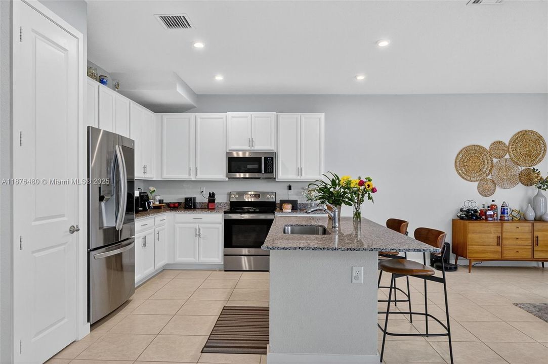 For Sale: $669,000 (4 beds, 3 baths, 2556 Square Feet)