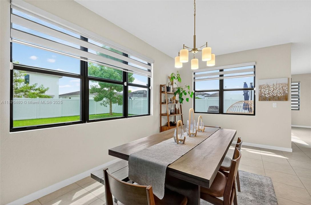 For Sale: $669,000 (4 beds, 3 baths, 2556 Square Feet)