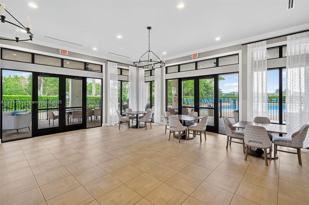 For Sale: $669,000 (4 beds, 3 baths, 2556 Square Feet)