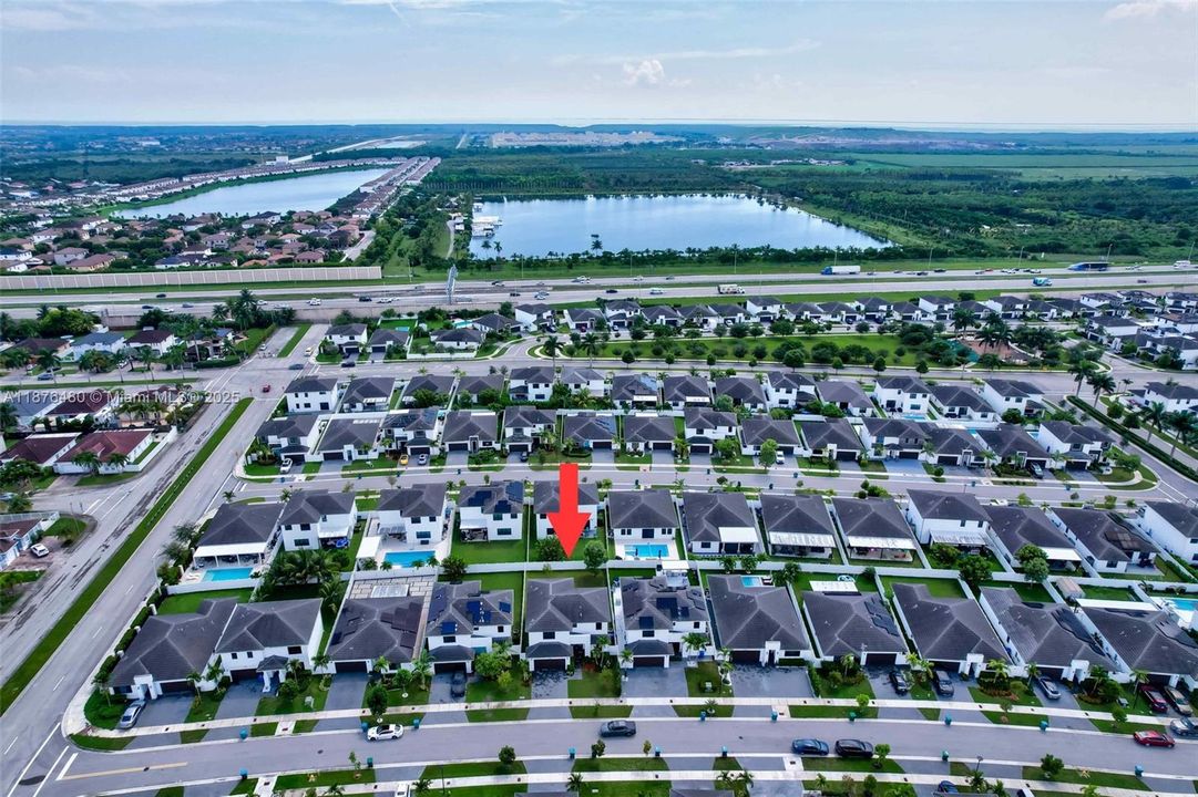 For Sale: $669,000 (4 beds, 3 baths, 2556 Square Feet)