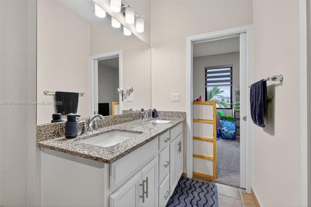 For Sale: $669,000 (4 beds, 3 baths, 2556 Square Feet)