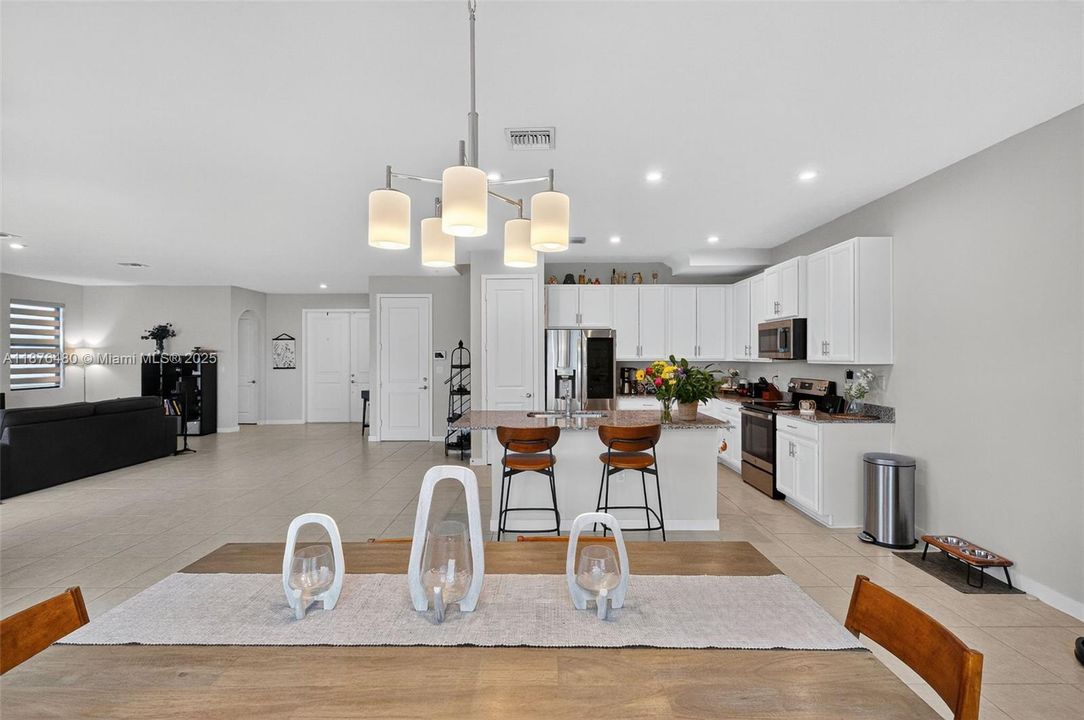 For Sale: $669,000 (4 beds, 3 baths, 2556 Square Feet)