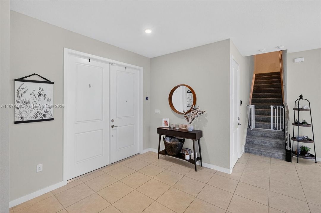 For Sale: $669,000 (4 beds, 3 baths, 2556 Square Feet)