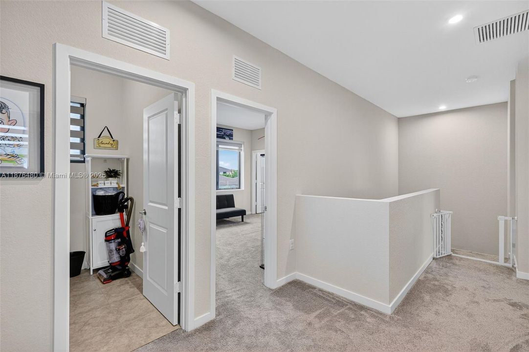 For Sale: $669,000 (4 beds, 3 baths, 2556 Square Feet)