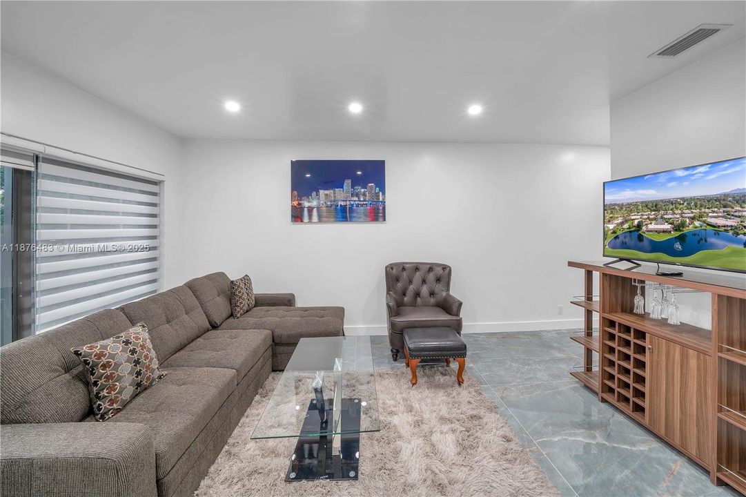 待售: $895,000 (0 贝兹, 0 浴室, 1460 平方英尺)