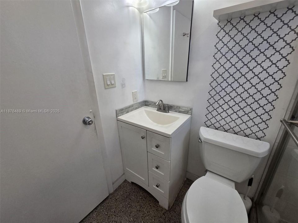 Recently Sold: $439,000 (3 beds, 1 baths, 1107 Square Feet)