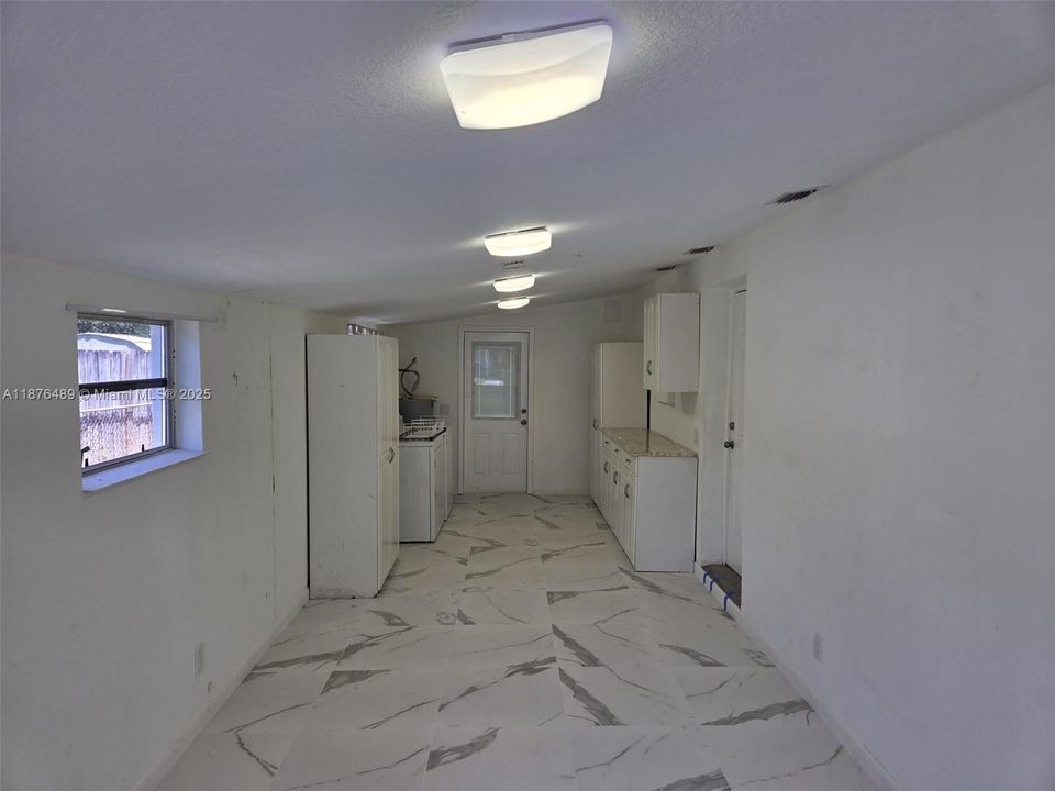 Recently Sold: $439,000 (3 beds, 1 baths, 1107 Square Feet)