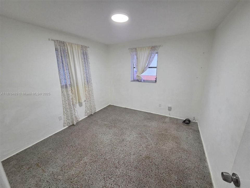 Recently Sold: $439,000 (3 beds, 1 baths, 1107 Square Feet)