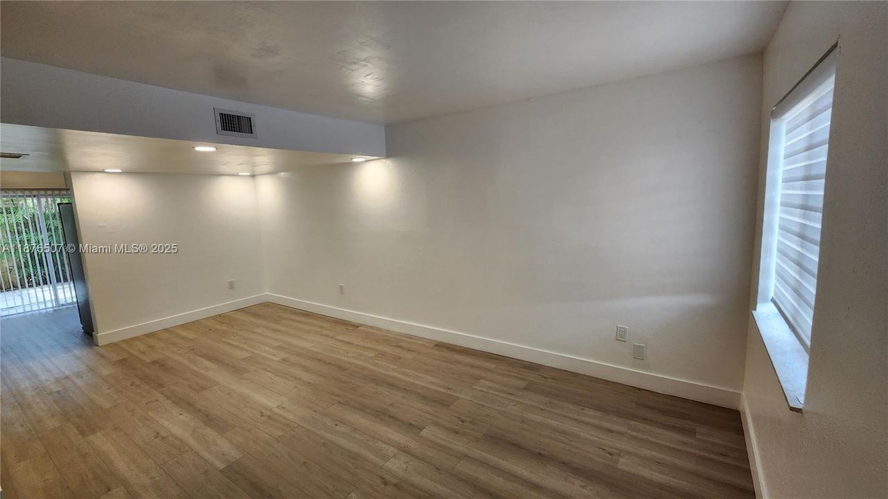 Recientemente alquilado: $2,625 (2 camas, 1 baños, 914 Pies cuadrados)