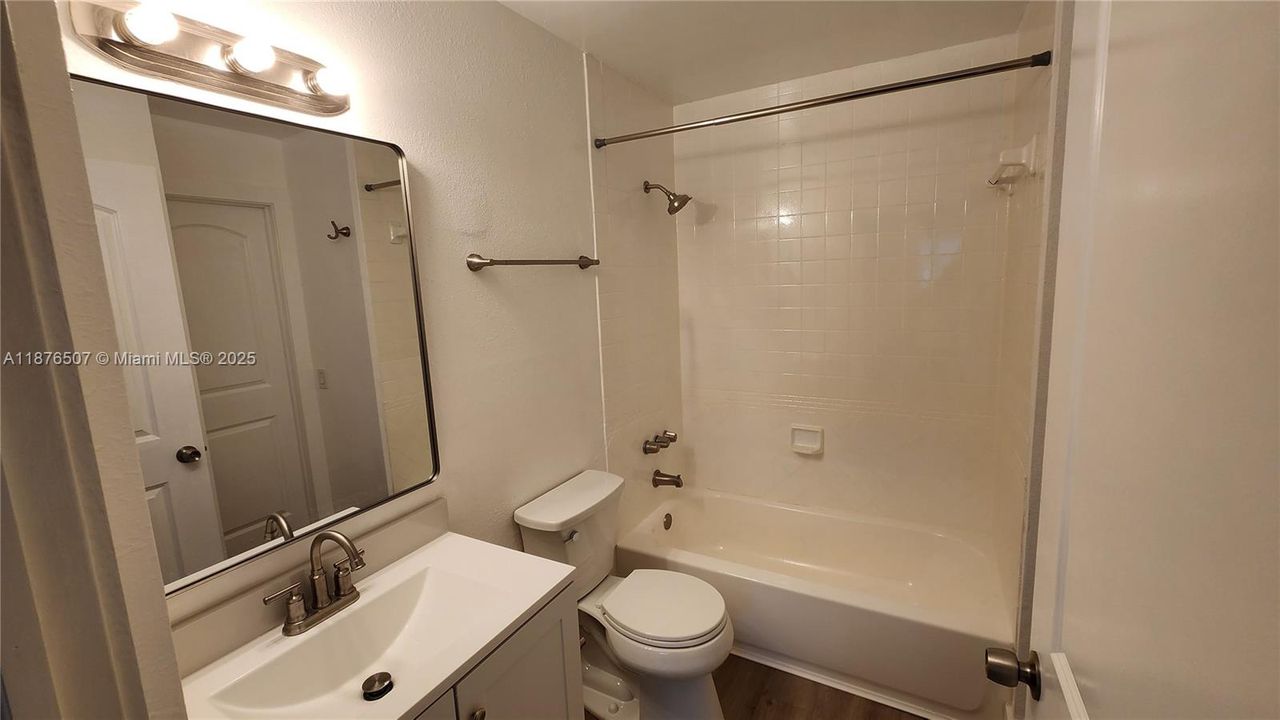 Recientemente alquilado: $2,625 (2 camas, 1 baños, 914 Pies cuadrados)