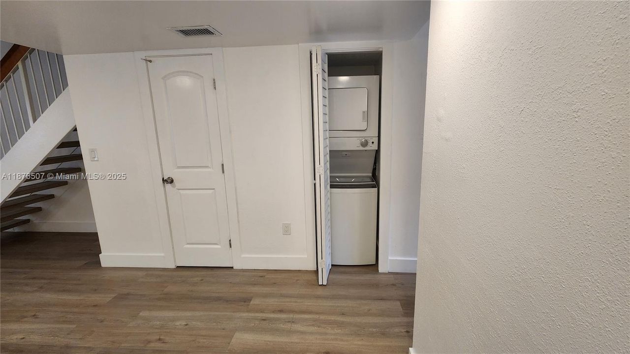 Recientemente alquilado: $2,625 (2 camas, 1 baños, 914 Pies cuadrados)