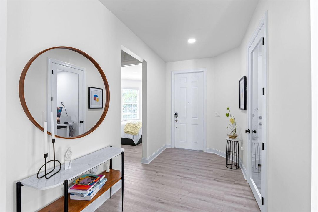 9160 Wrangler Foyer