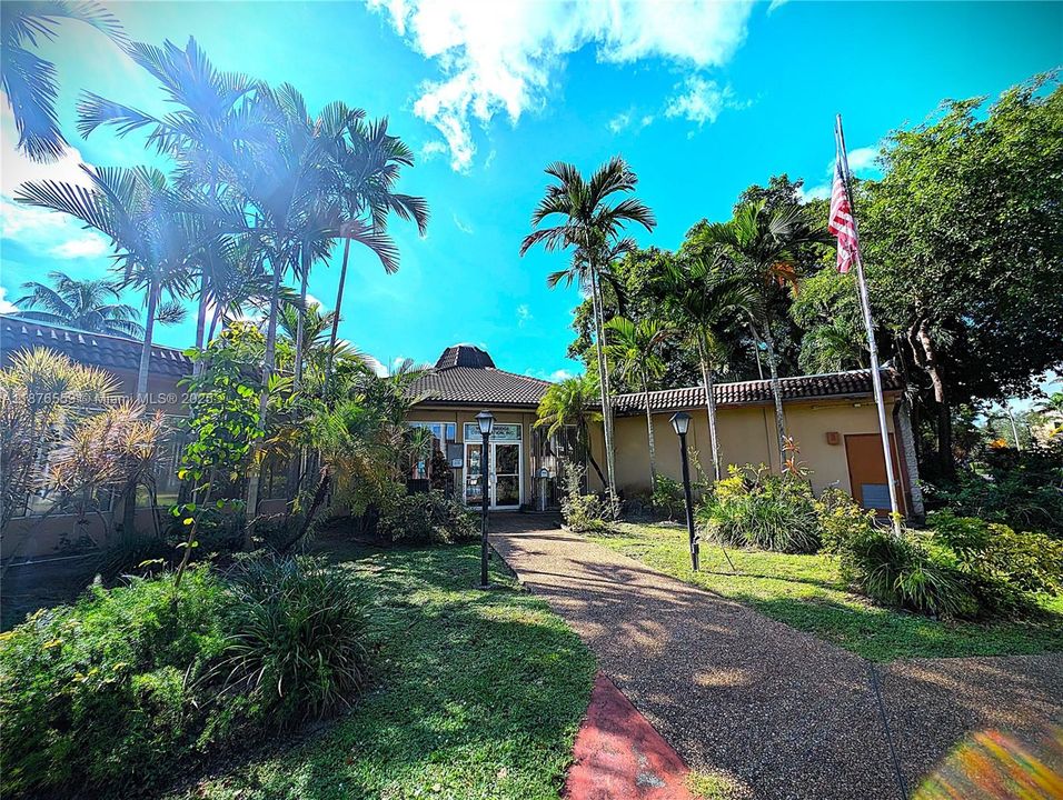 Activo con contrato: $140,000 (2 camas, 2 baños, 1090 Pies cuadrados)