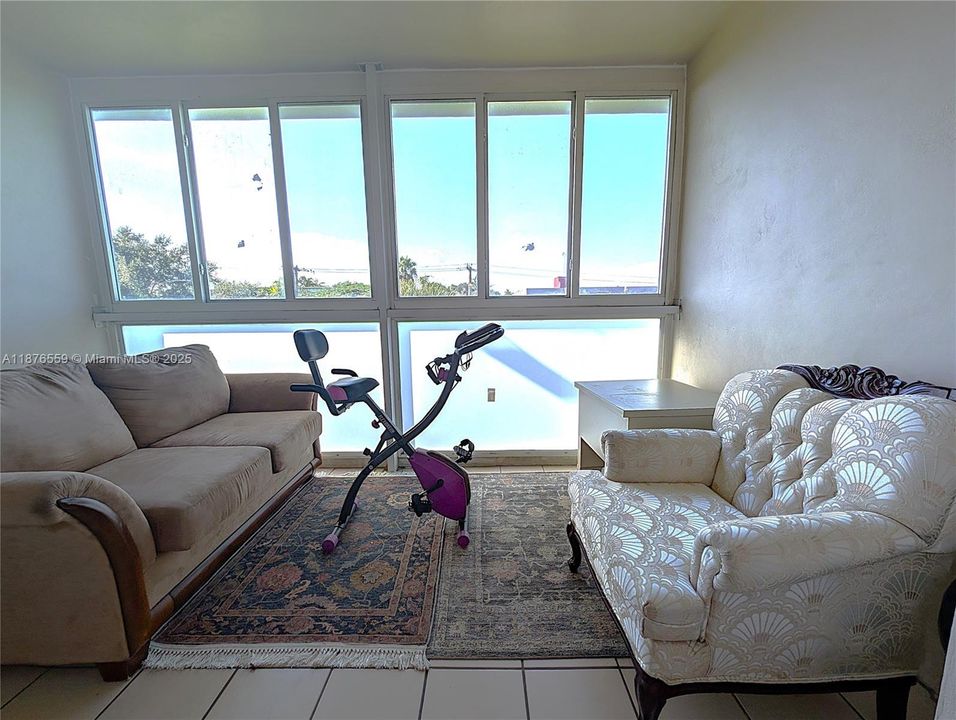 Activo con contrato: $140,000 (2 camas, 2 baños, 1090 Pies cuadrados)