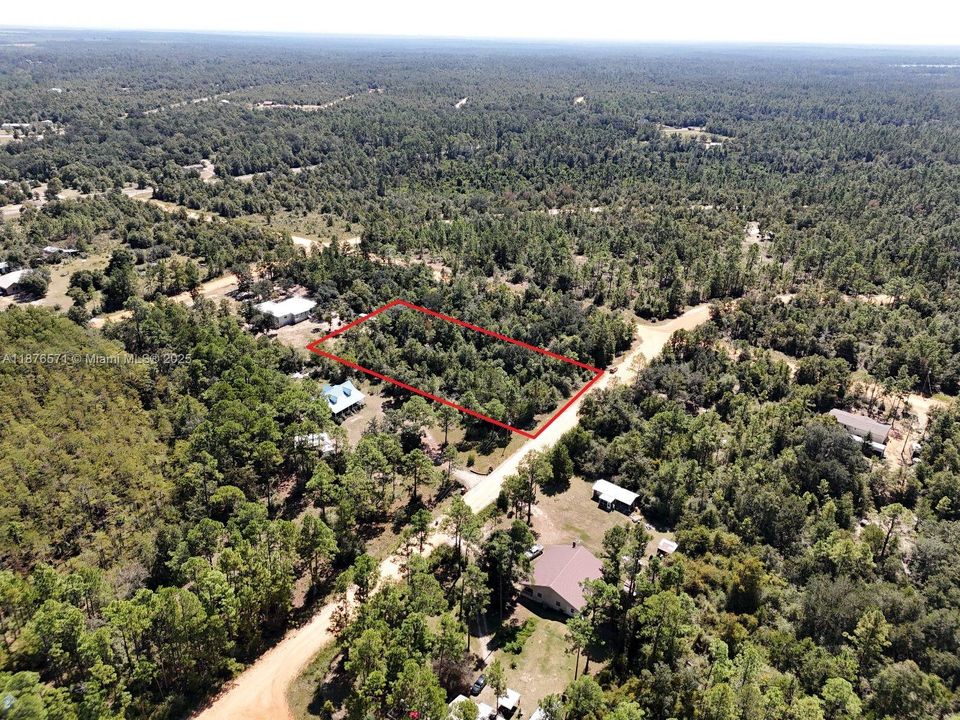 最近售出: $10,500 (0.97 acres)