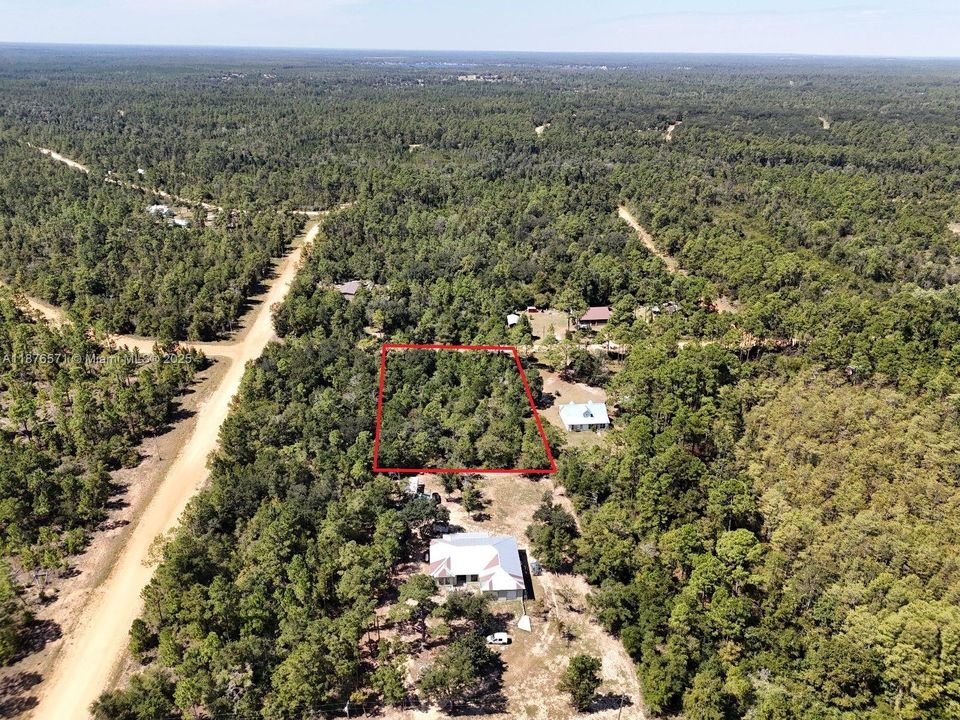 最近售出: $10,500 (0.97 acres)