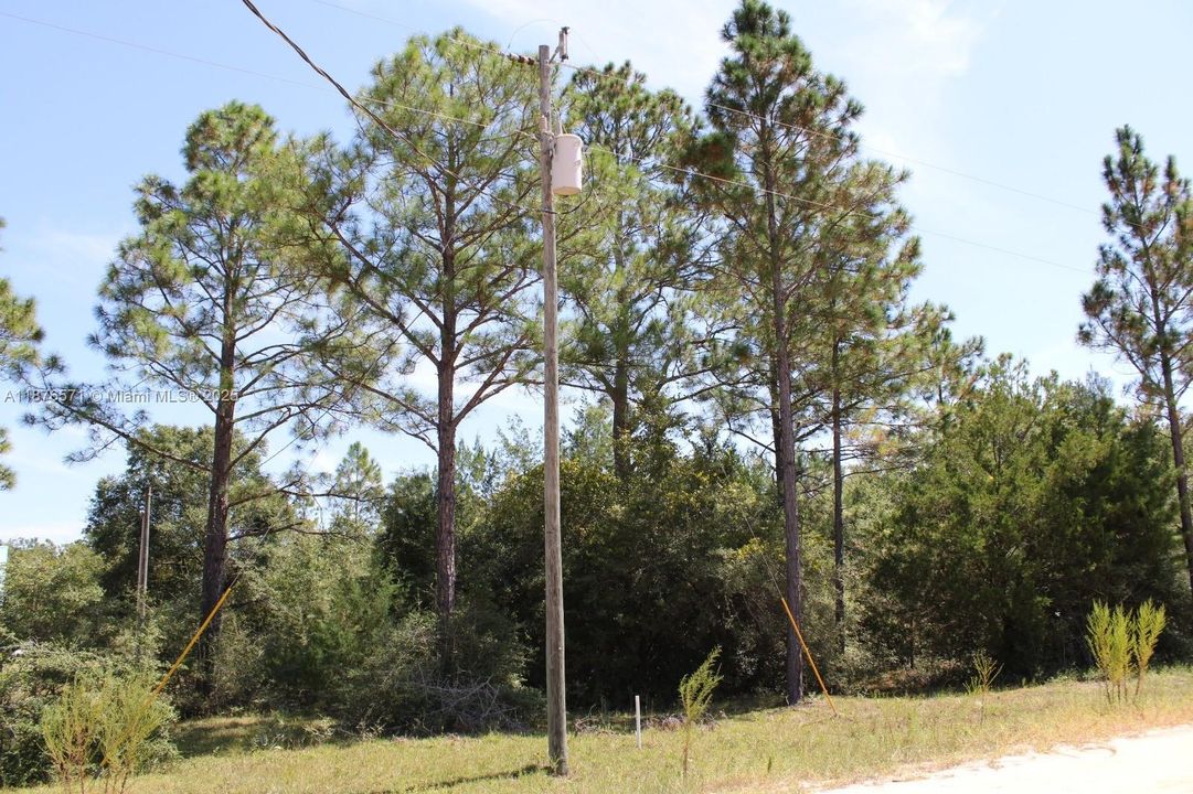 最近售出: $10,500 (0.97 acres)