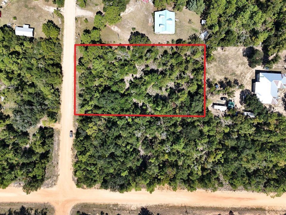 最近售出: $10,500 (0.97 acres)