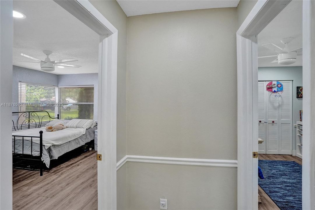 Под контрактом: $799,999 (3 спален, 2 ванн, 1626 Квадратных фут)