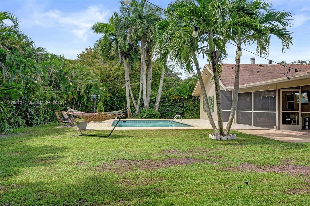 Под контрактом: $799,999 (3 спален, 2 ванн, 1626 Квадратных фут)