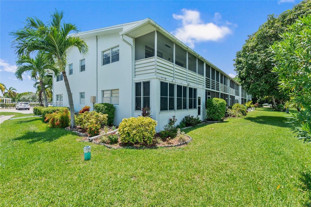 Activo con contrato: $1,550 (2 camas, 1 baños, 820 Pies cuadrados)