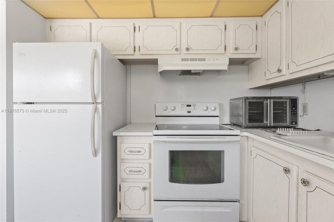 Activo con contrato: $1,550 (2 camas, 1 baños, 820 Pies cuadrados)