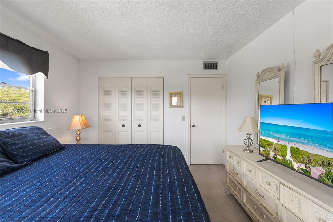 Activo con contrato: $1,550 (2 camas, 1 baños, 820 Pies cuadrados)