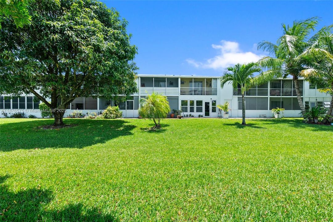 Activo con contrato: $1,550 (2 camas, 1 baños, 820 Pies cuadrados)