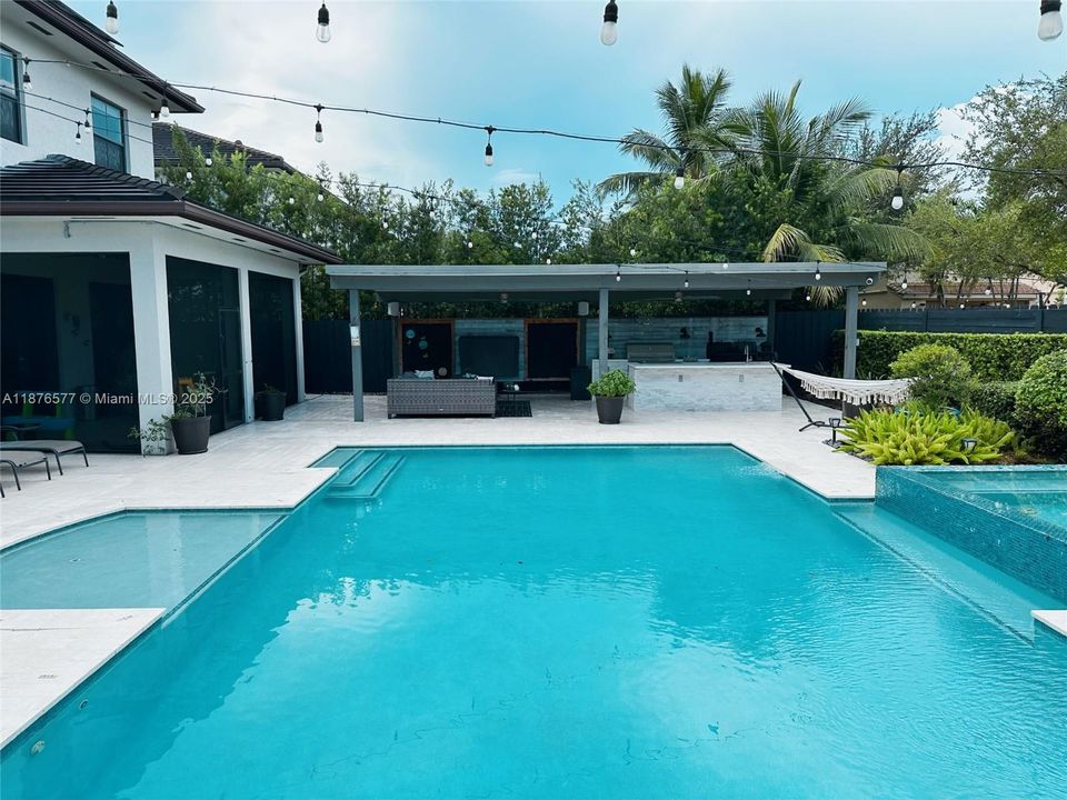 Recently Sold: $1,175,000 (5 beds, 6 baths, 3639 Square Feet)