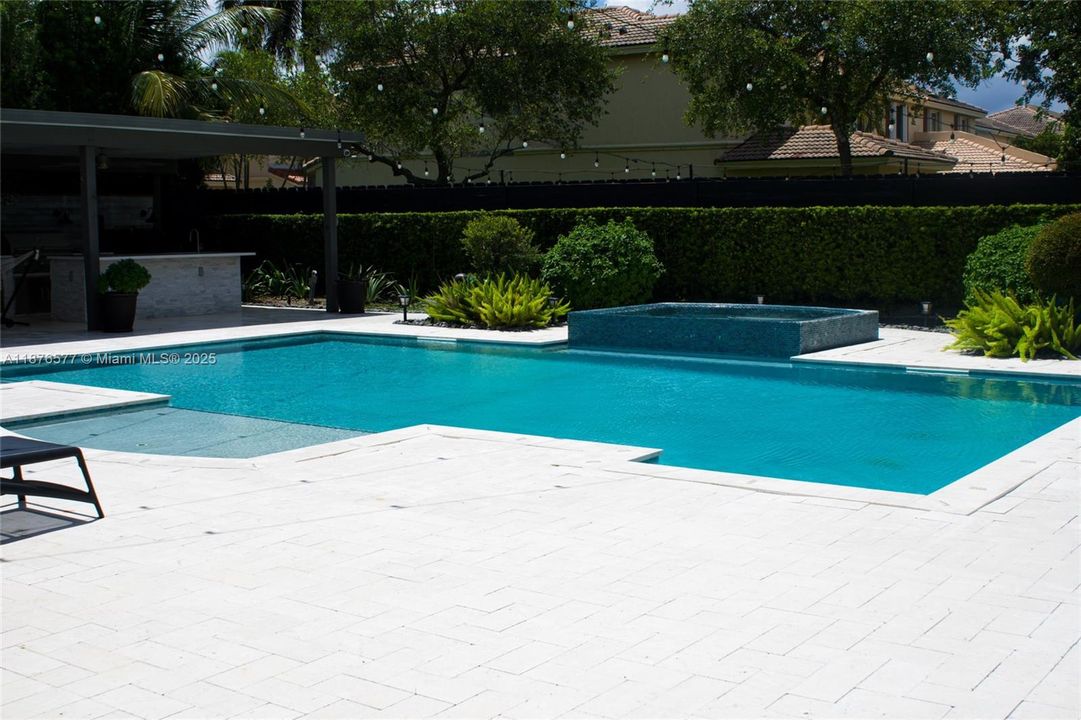 Recently Sold: $1,175,000 (5 beds, 6 baths, 3639 Square Feet)