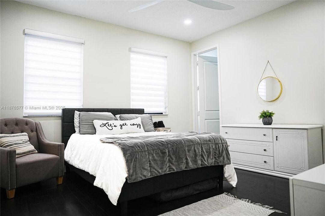 Recently Sold: $1,175,000 (5 beds, 6 baths, 3639 Square Feet)