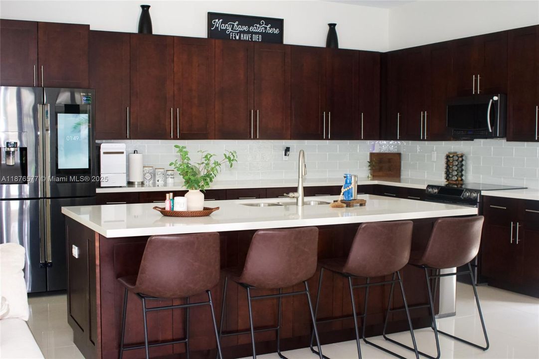 Recently Sold: $1,175,000 (5 beds, 6 baths, 3639 Square Feet)