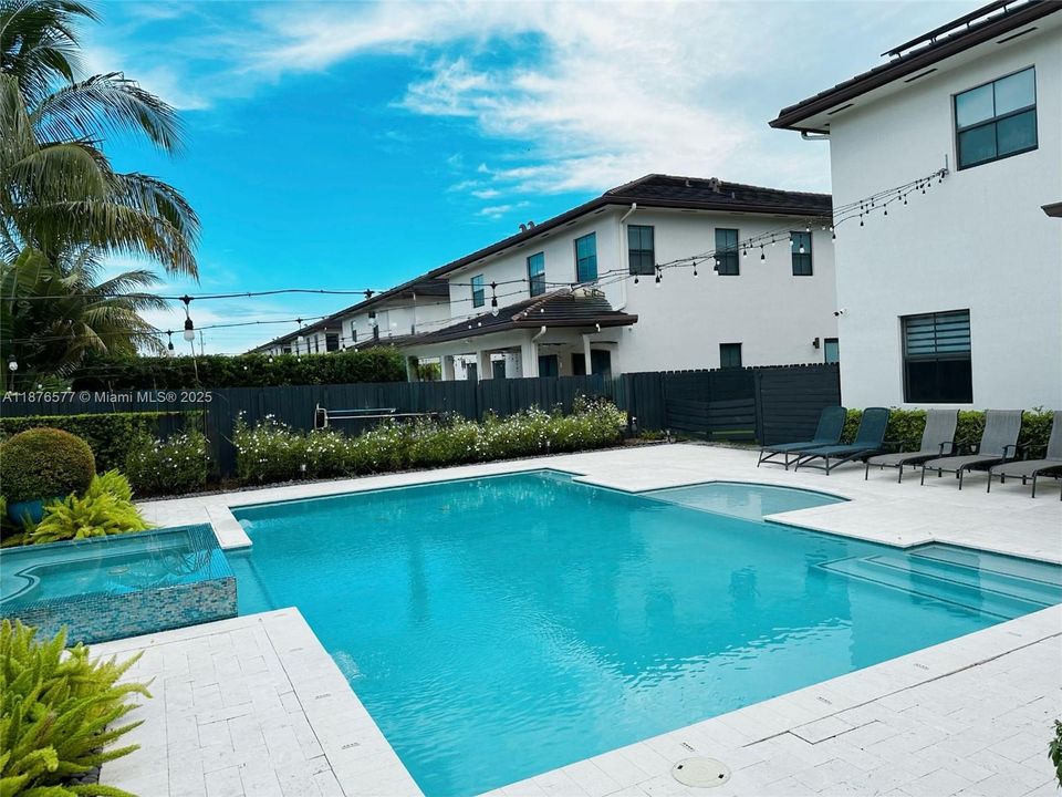 Recently Sold: $1,175,000 (5 beds, 6 baths, 3639 Square Feet)