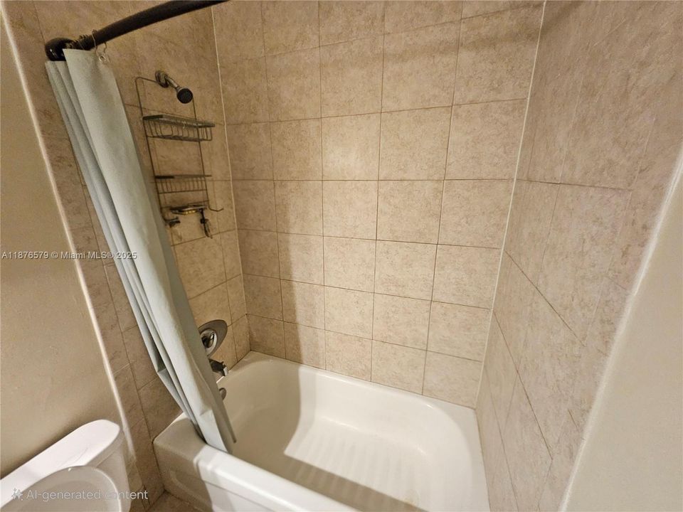 На продажу: $163,000 (1 спален, 1 ванн, 700 Квадратных фут)