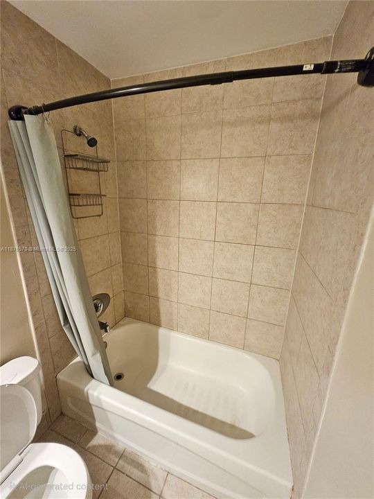 На продажу: $163,000 (1 спален, 1 ванн, 700 Квадратных фут)