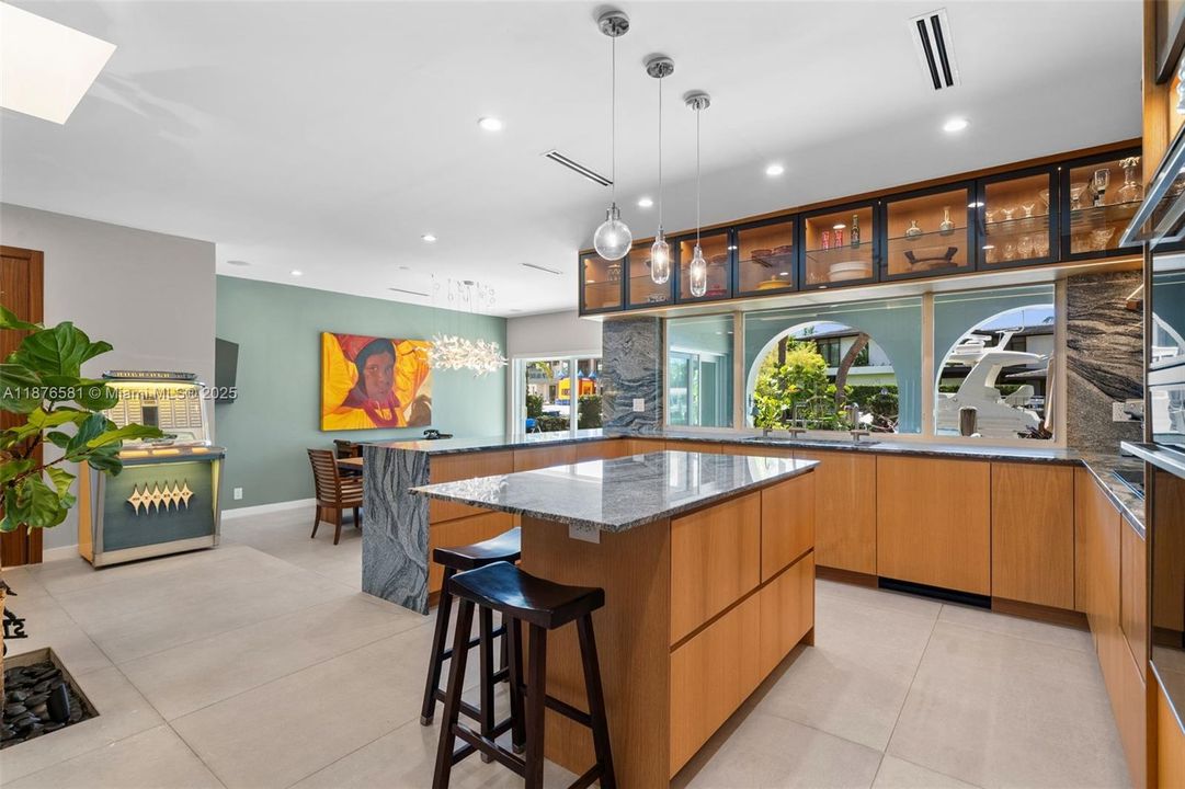 Active With Contract: $4,250,000 (4 beds, 3 baths, 2971 Square Feet)