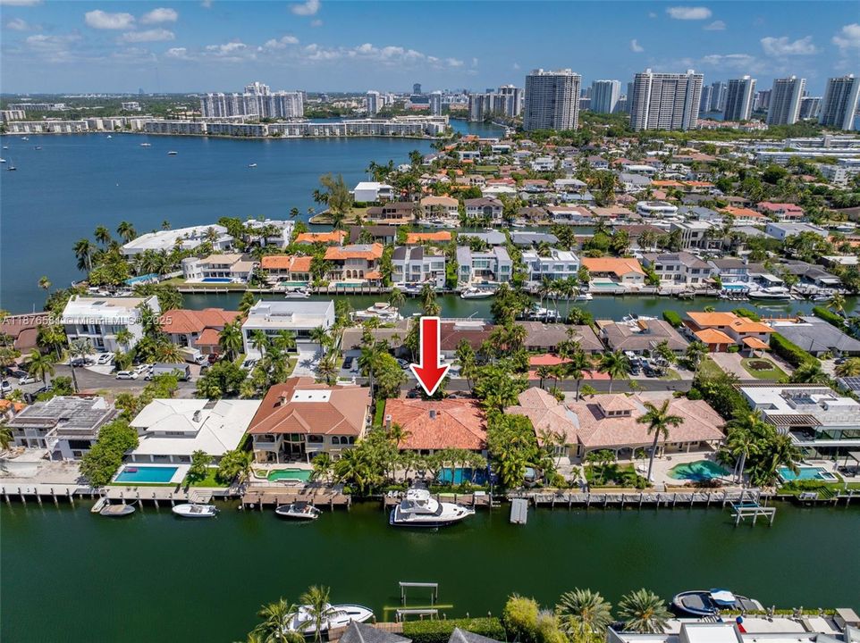 Active With Contract: $4,250,000 (4 beds, 3 baths, 2971 Square Feet)