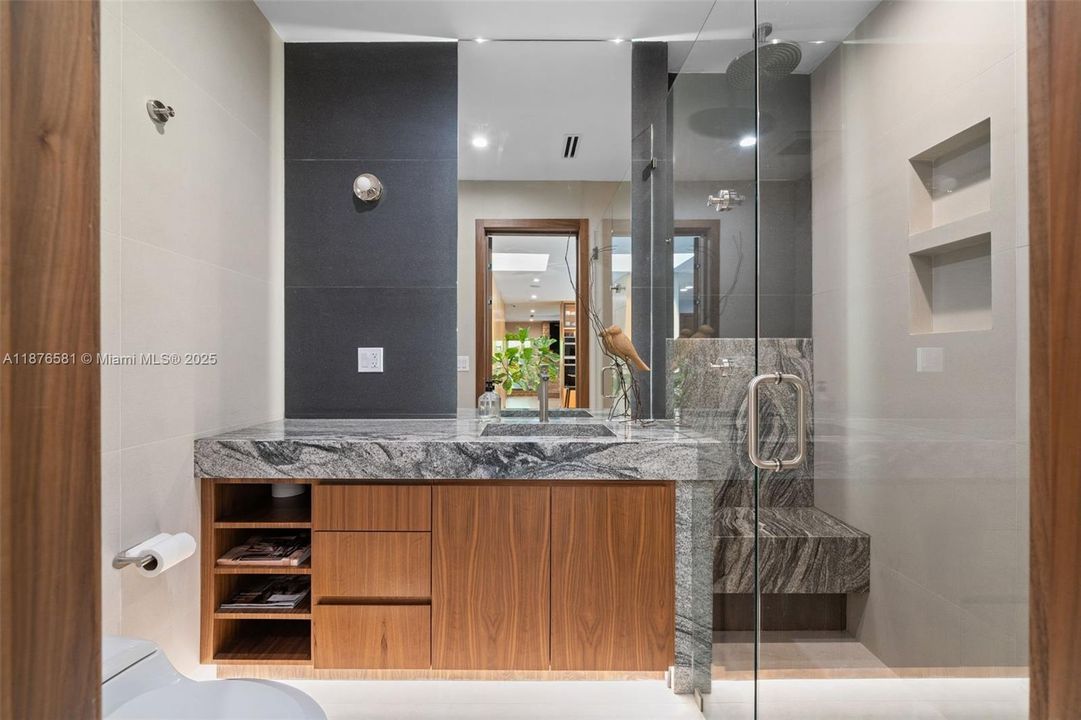 Active With Contract: $4,250,000 (4 beds, 3 baths, 2971 Square Feet)