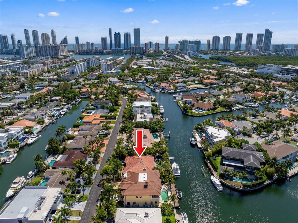 Active With Contract: $4,250,000 (4 beds, 3 baths, 2971 Square Feet)