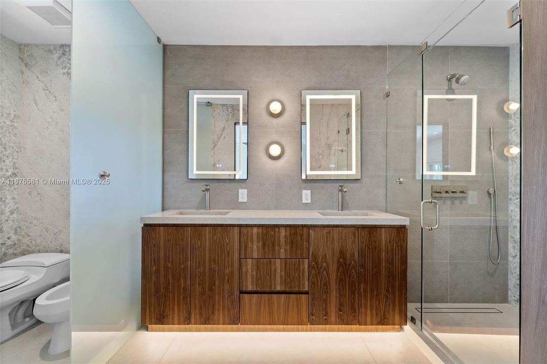 Active With Contract: $4,250,000 (4 beds, 3 baths, 2971 Square Feet)