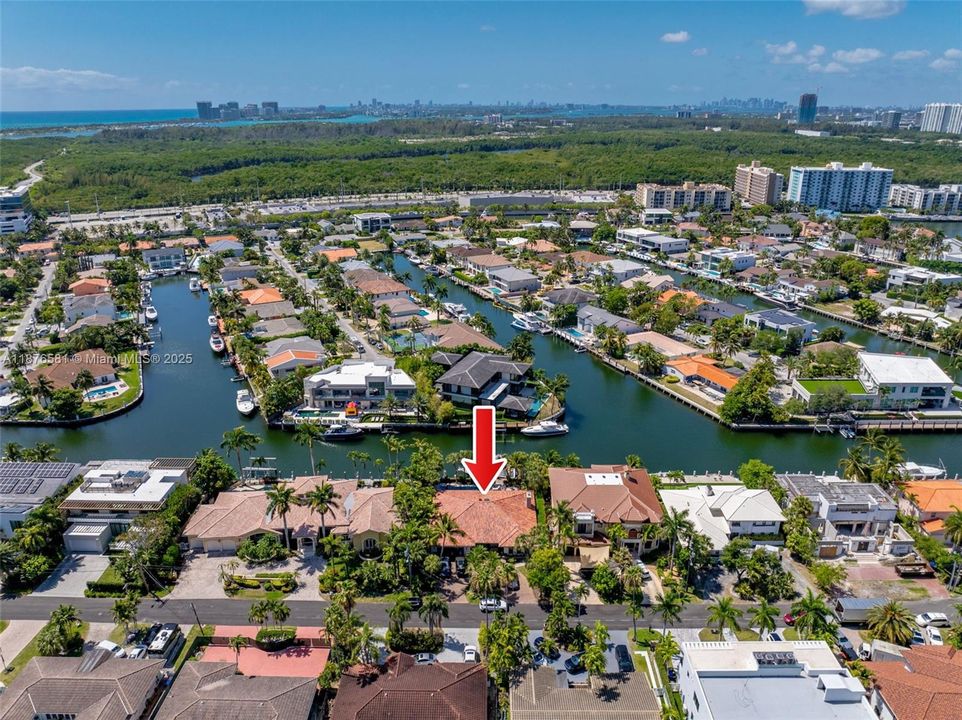 Active With Contract: $4,250,000 (4 beds, 3 baths, 2971 Square Feet)