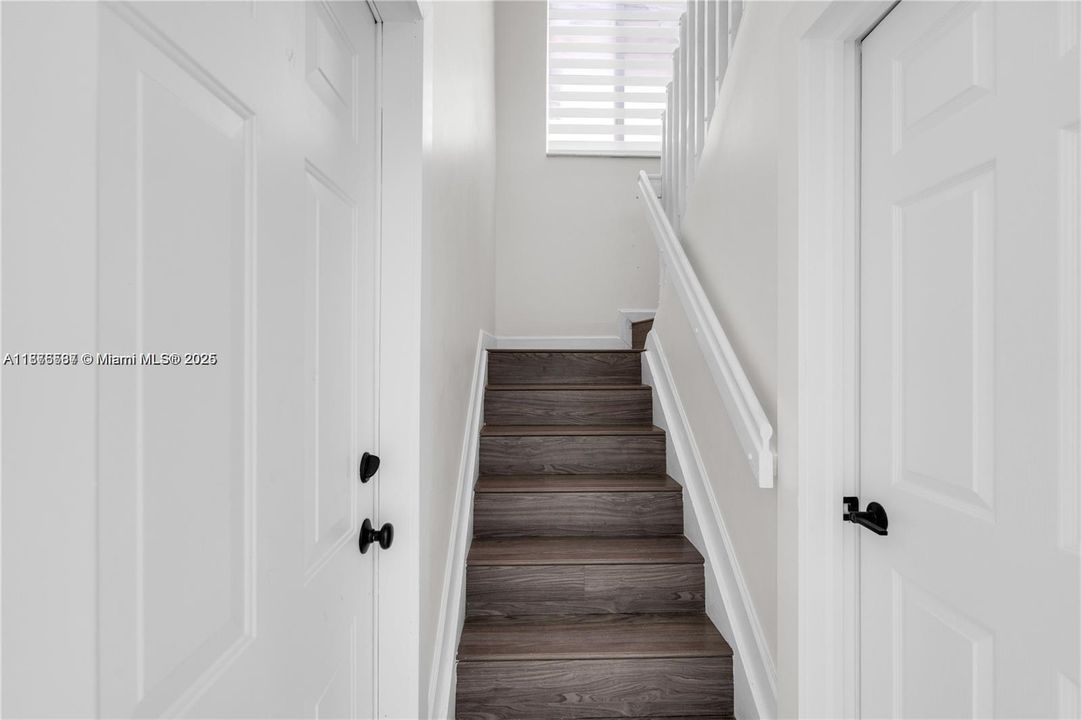 合同活跃: $2,500 (3 贝兹, 2 浴室, 1507 平方英尺)