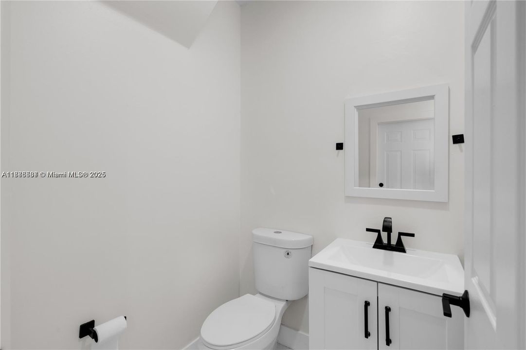 合同活跃: $2,500 (3 贝兹, 2 浴室, 1507 平方英尺)