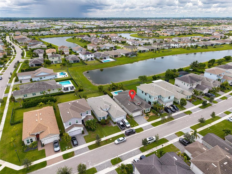 合同活跃: $645,000 (3 贝兹, 2 浴室, 1920 平方英尺)