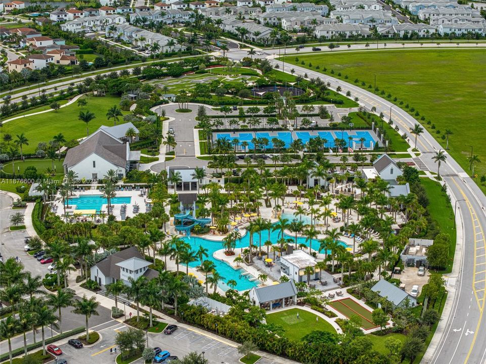 合同活跃: $645,000 (3 贝兹, 2 浴室, 1920 平方英尺)